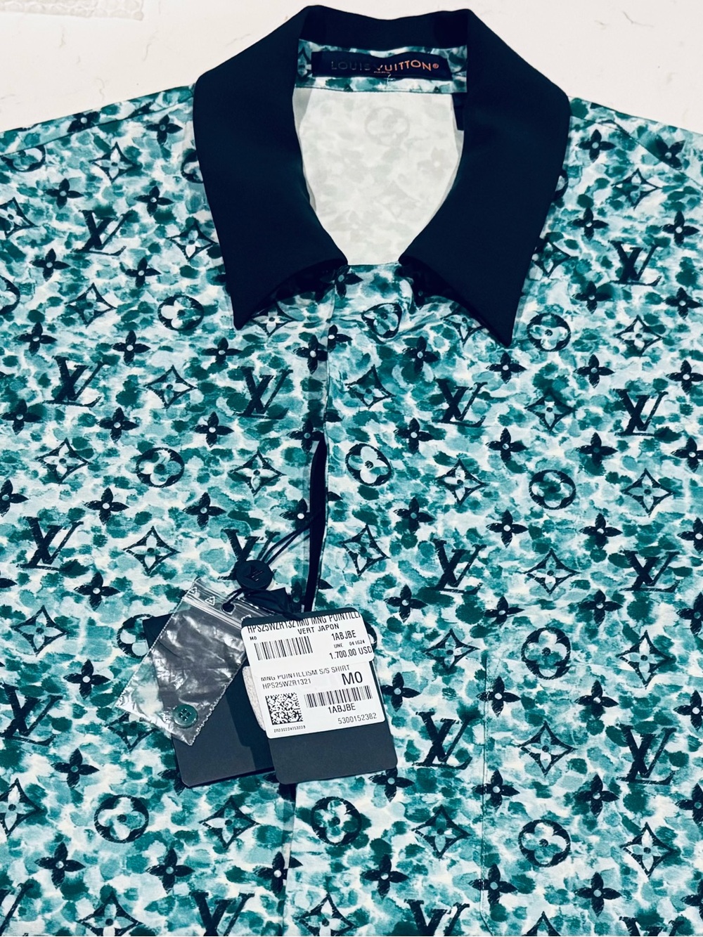 Authentic Louis Vuitton Monogram Pointillism Short-Sleeve Crepe Shirt